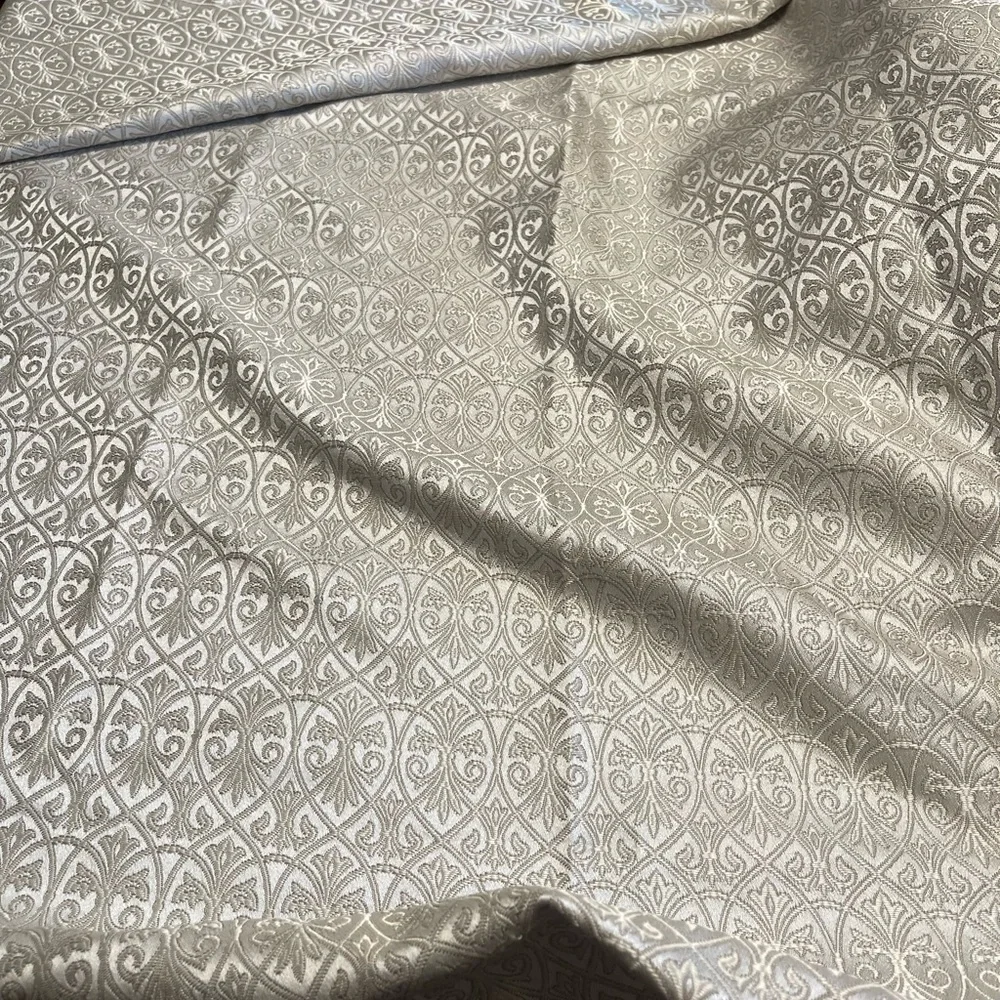 Classic Cream Damask Jacquard Shower Curtain w/fabric liner